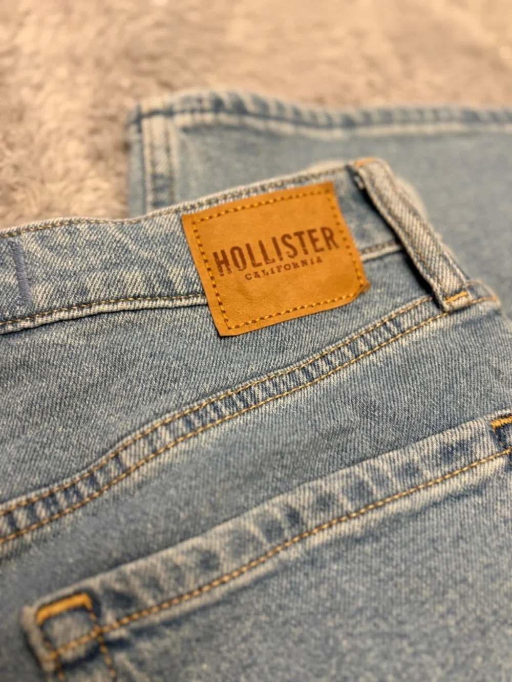 Women's Hollister Ultra High Rise Dad Jeans - Picture 6 of 7